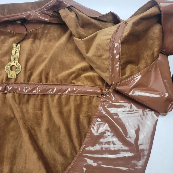 NWT water resistant adjustable faux suede poncho - Picture 5 of 7